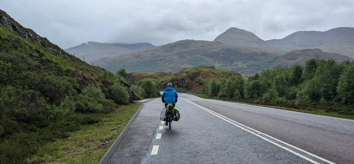 How to track your trip on a map with a free travel tracker app