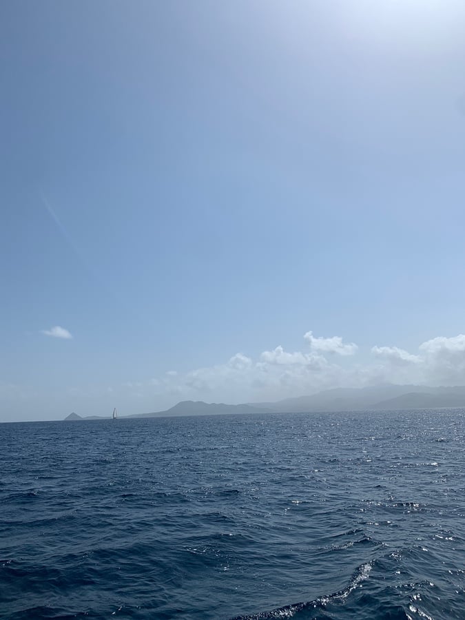 ¡Volcán submarino!, Granada