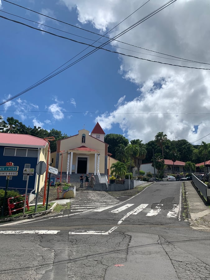 Muerte en el paraíso, Guadalupe
