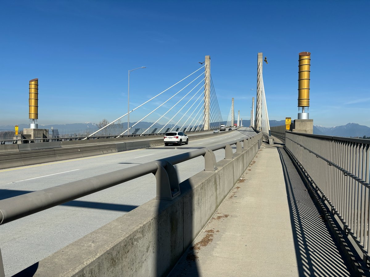Pont 1 - Oreilles d'or, Canada