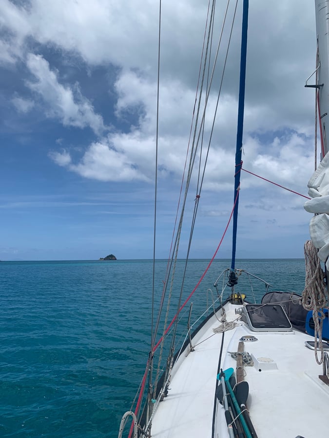 Moviéndose hacia el sur, Antigua y Barbuda