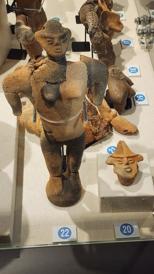 Isedoutai Jomon Remains, Japan