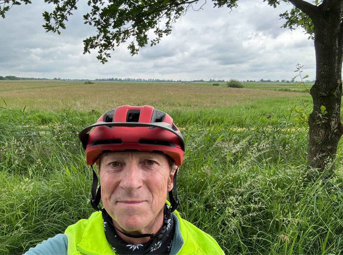Aire de repos à 60 km ~ Terrains agricoles plats et dégagés, Allemagne