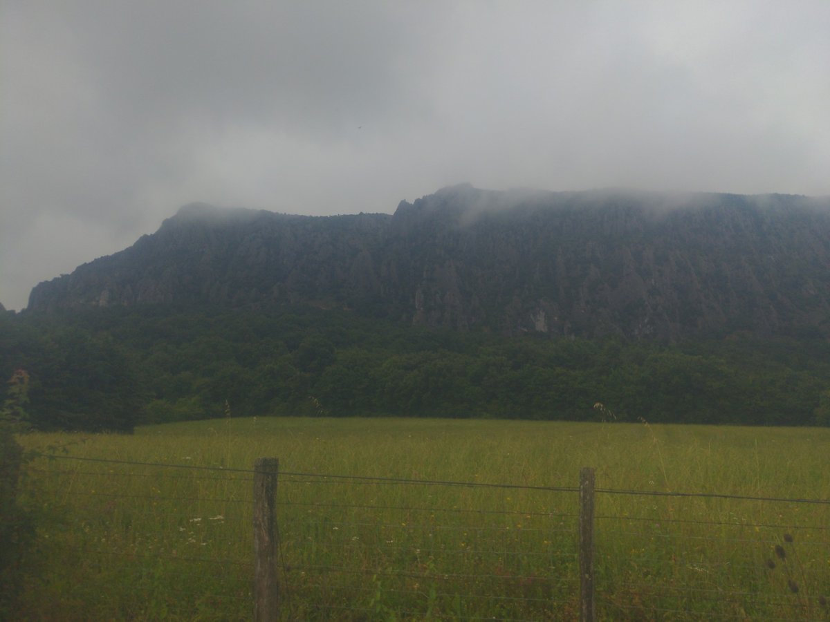 Do You See Mountain Or Rain?, Spain