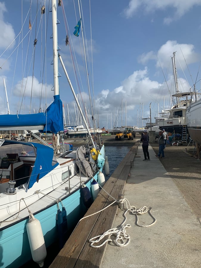 En casa por un par de meses, Aruba