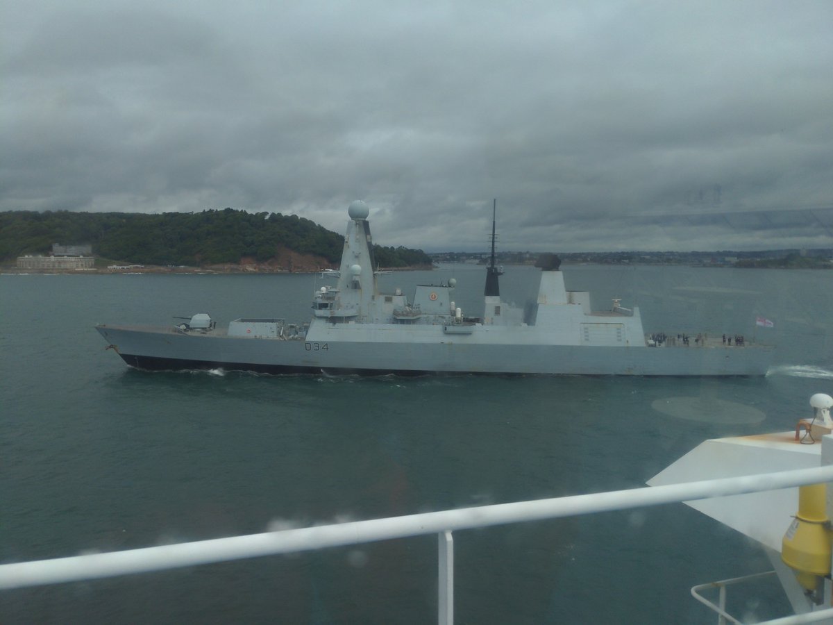 Llegada a Plymouth Sound, Inglaterra