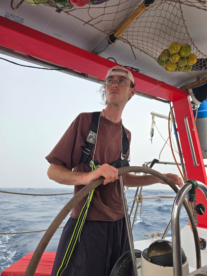 3 Sails Open