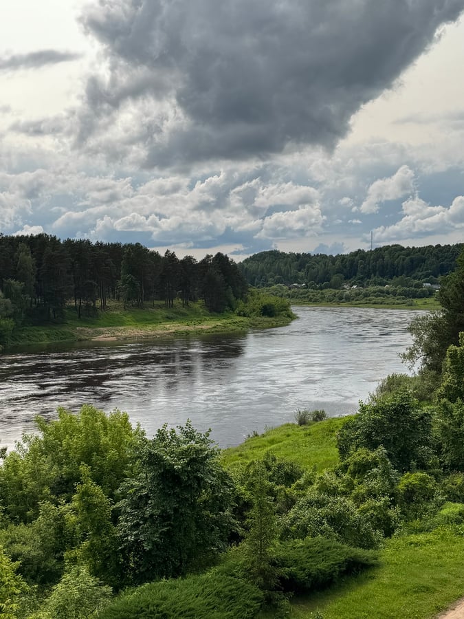 Río Daugava en Kraslava, Letonia