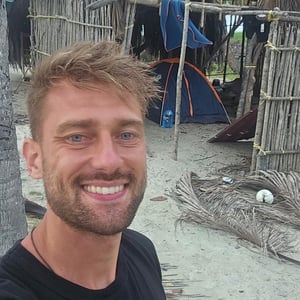 Island Ogob Sibuduo De La Familia Roja by David