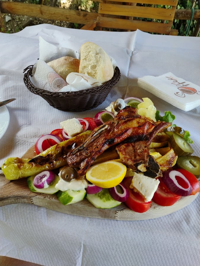 Lunch, Albania