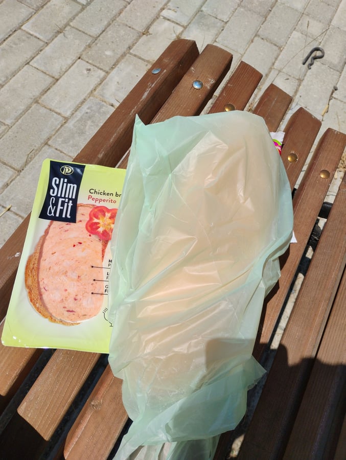 Lunch, Kosovo