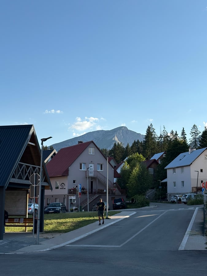 Ankunft im Basislager, Montenegro