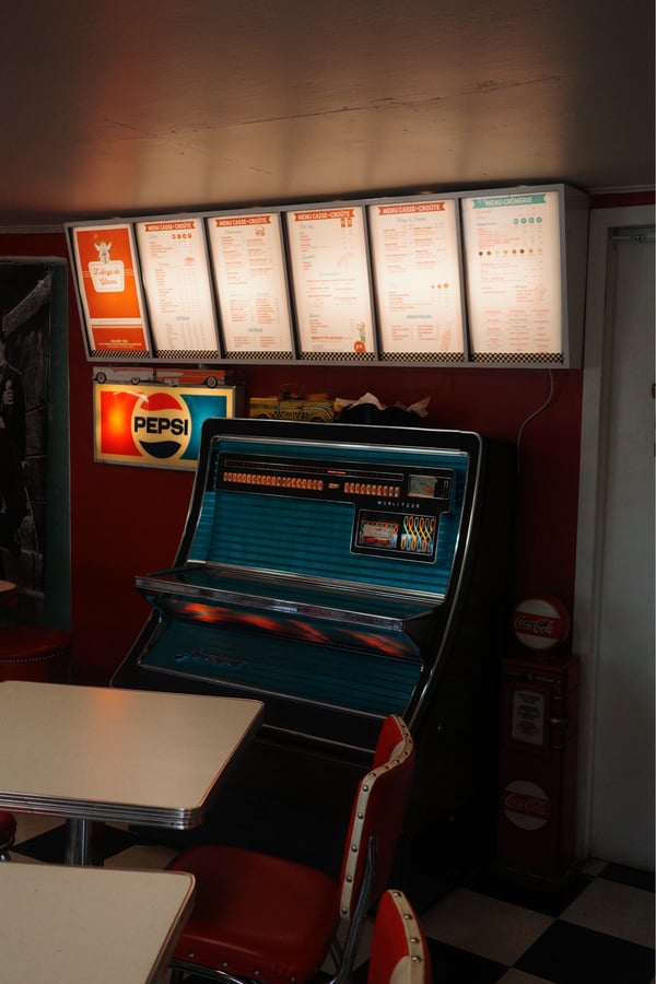 Retro Lunch Spot, Canada