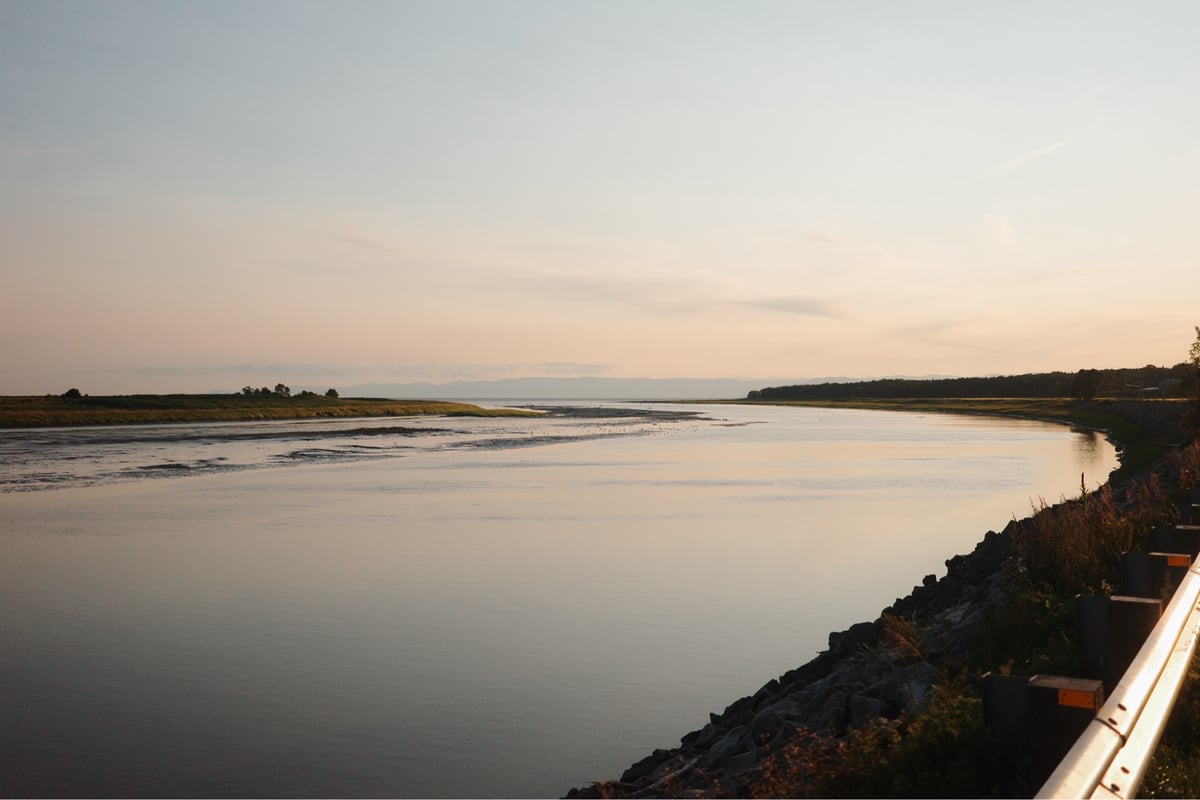 More Golden Hour, Canada