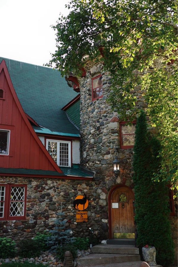 Hotel? Castle?, Canada