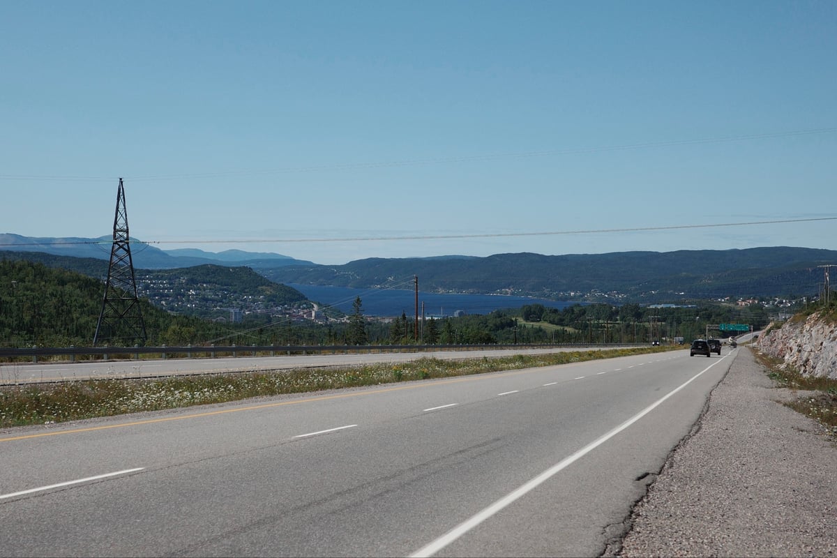 Mirando hacia abajo en Corner Brook, Canadá