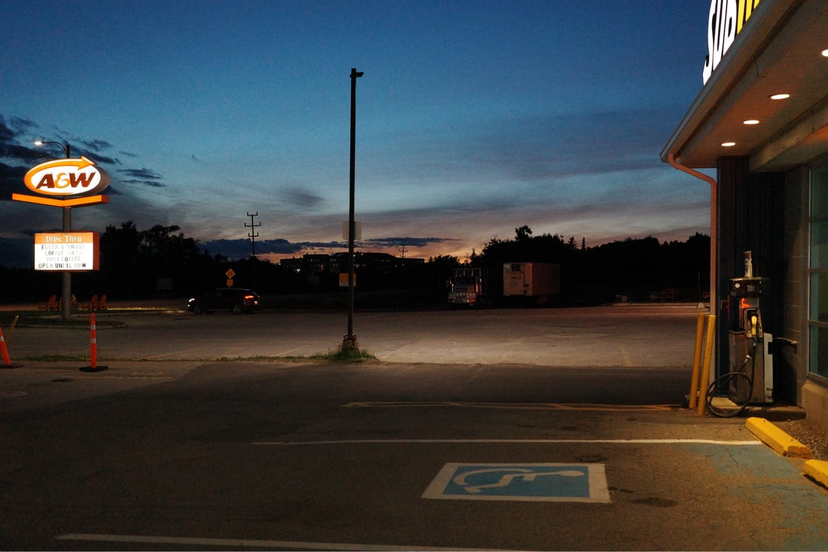 Cabalgando de noche, Canadá