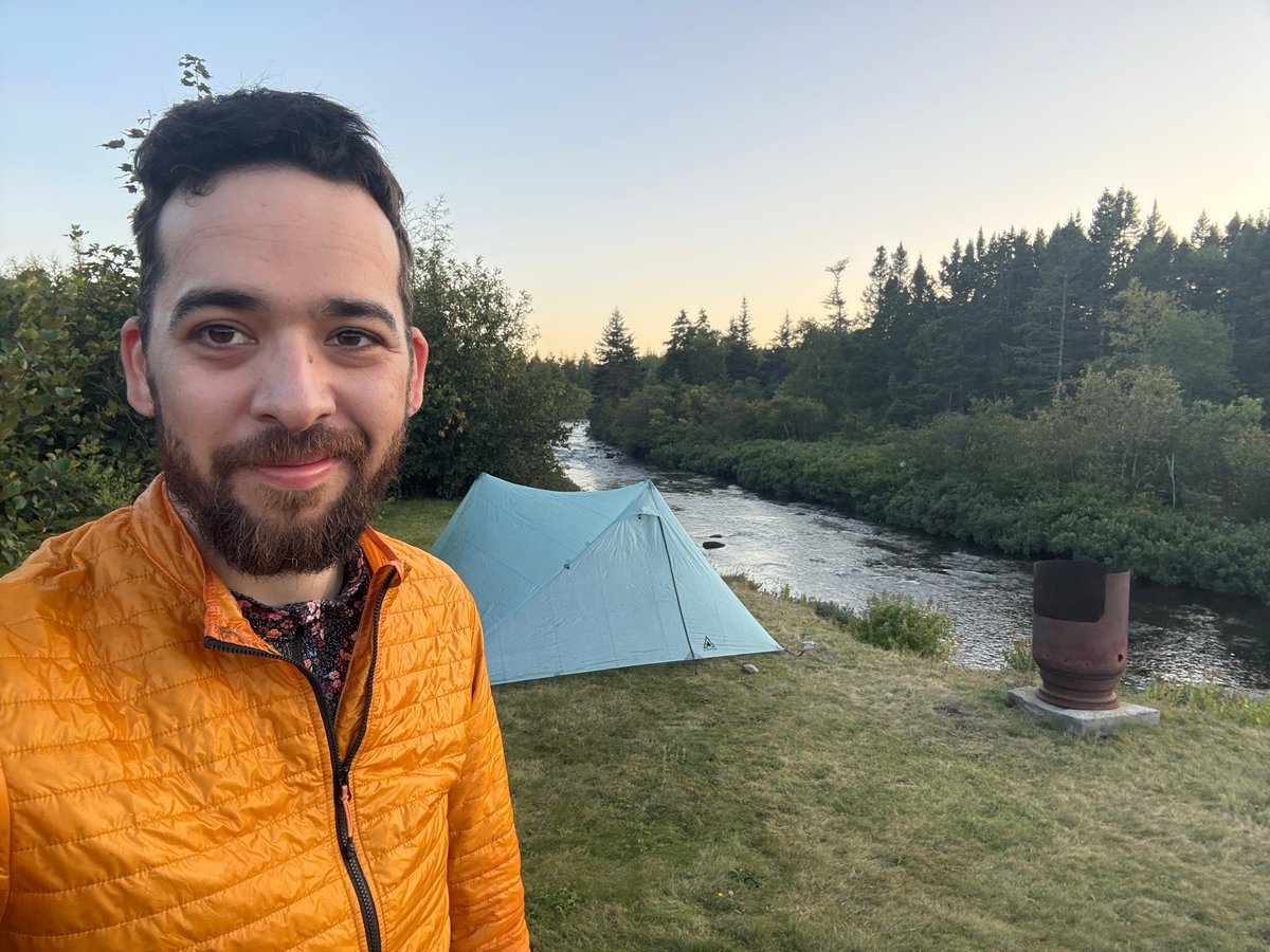 Lugar para acampar junto al río, Canadá