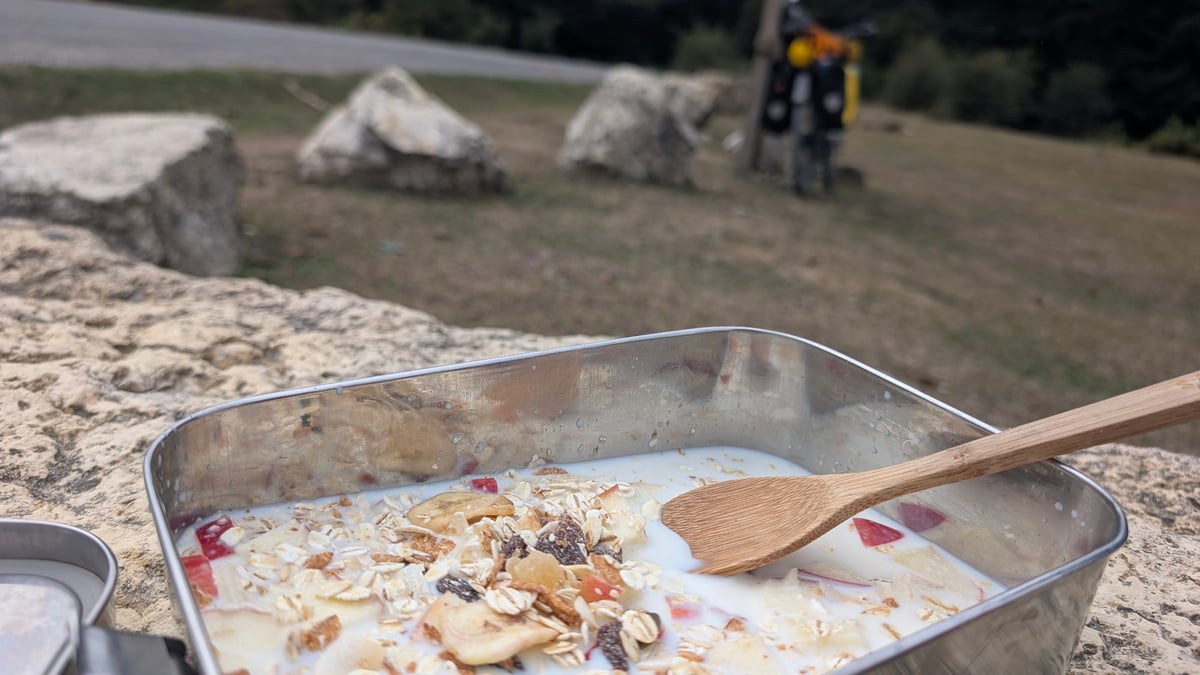 Same Breakfast Different Road!, Spain