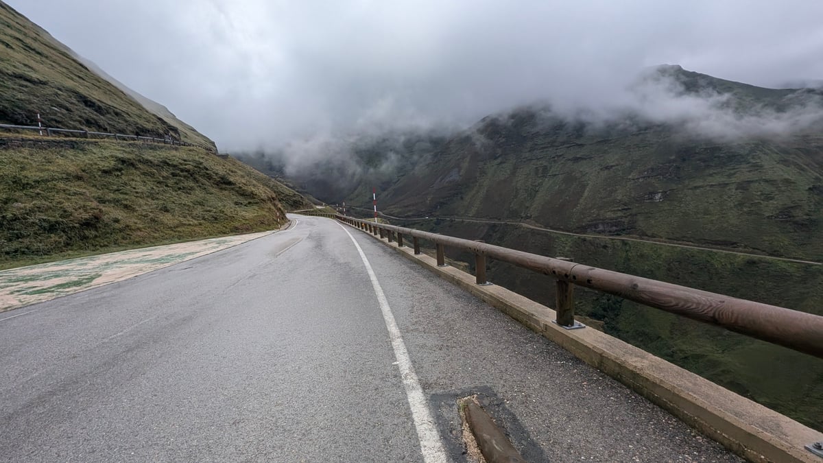 Stunning Descent, Spain