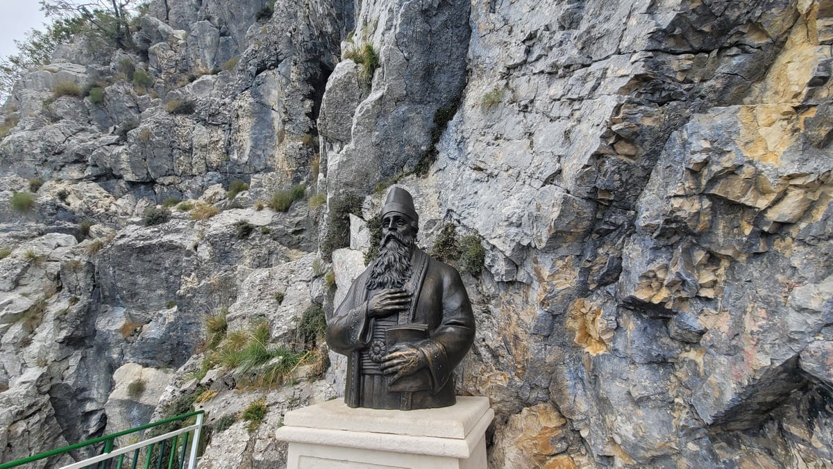 Mount Sari Salltik, Albania