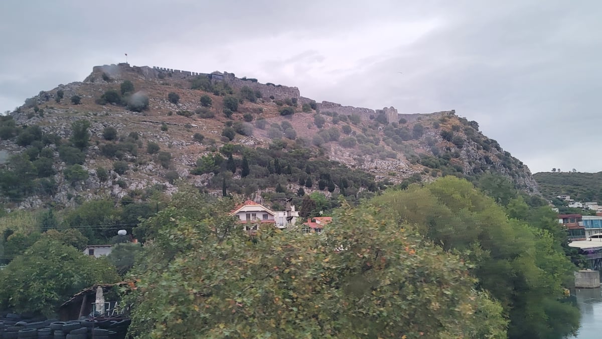 什库拉, Albanië