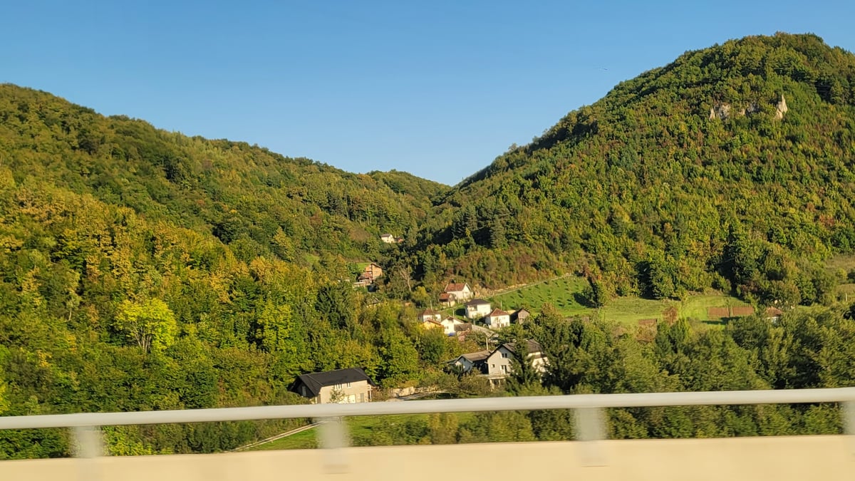 Landschaft entlang des Weges, Bosnien und Herzegowina