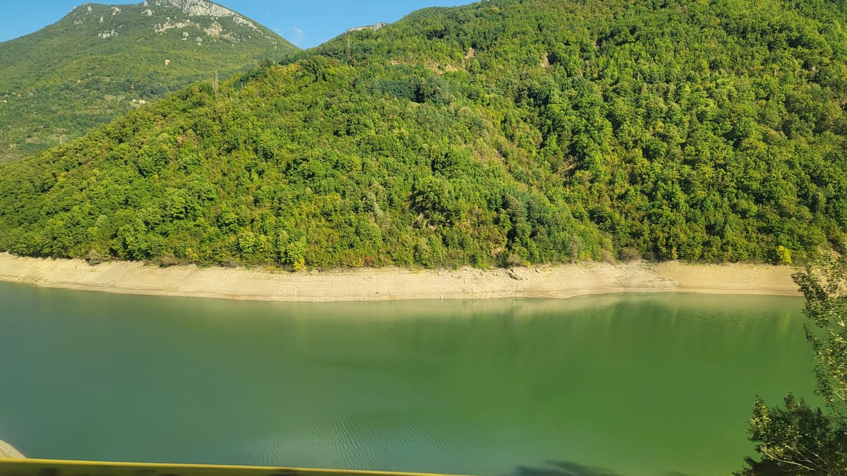 Landschaft entlang des Weges, Bosnien und Herzegowina