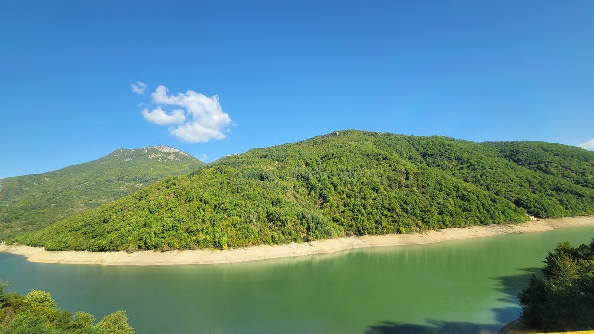 Landschaft entlang des Weges, Bosnien und Herzegowina