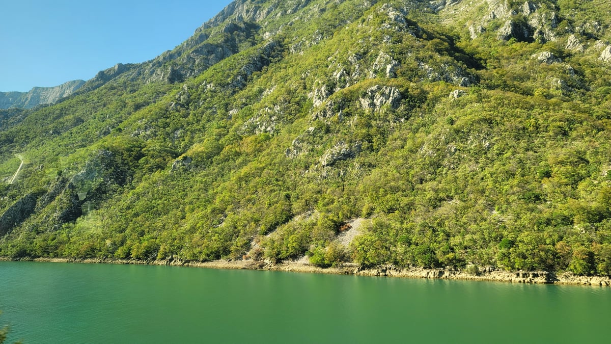 Landschaft entlang des Weges, Bosnien und Herzegowina