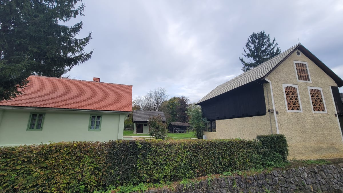 Gruppi di case tradizionali del villaggio, Croazia