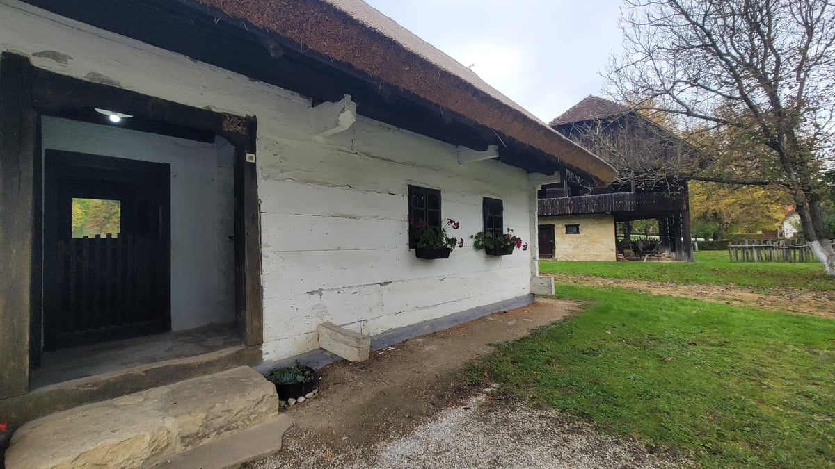Gruppi di case tradizionali del villaggio, Croazia