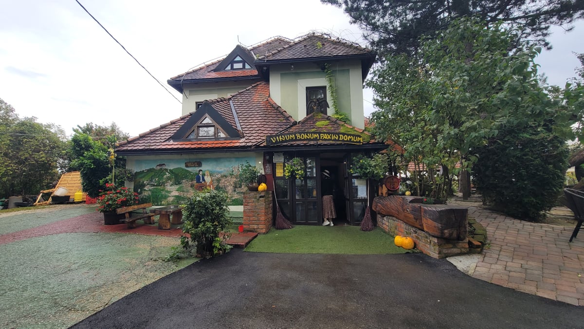 Gustate le autentiche specialità locali presso il ristorante della fattoria., Croazia