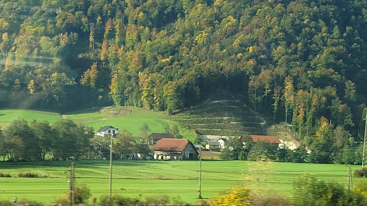 Landschaft auf dem Weg aus Slowenien hinaus, Slowenien