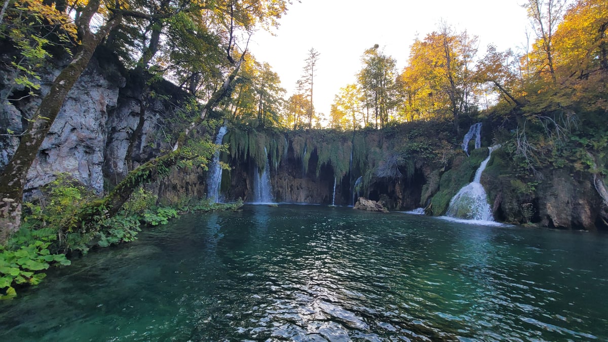 Obere Seen: Gelegen in hochgelegenen Wäldern, Kroatien