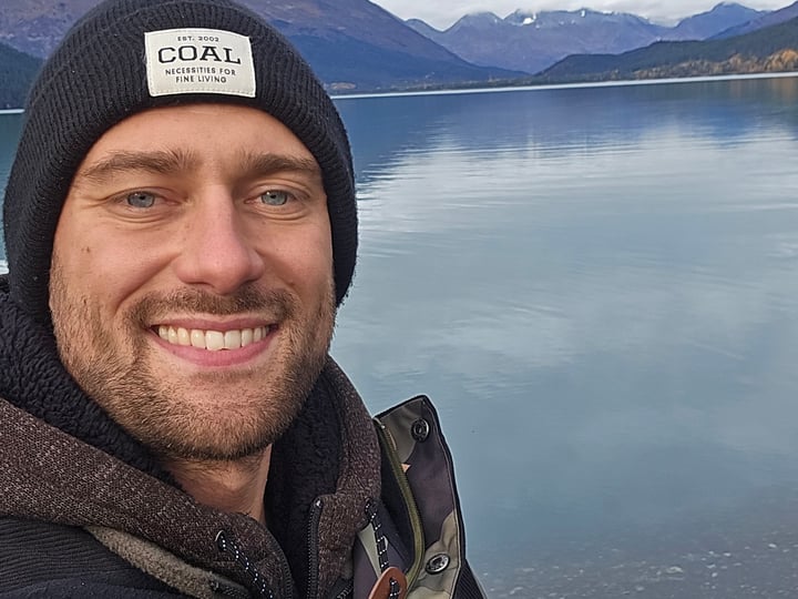 Road Stop At A Alaskan Lake, Verenigde Staten
