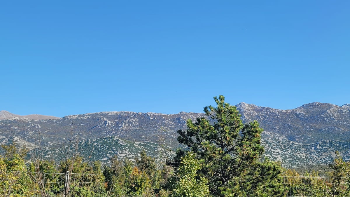 Montagne lontane lungo la strada, Croazia