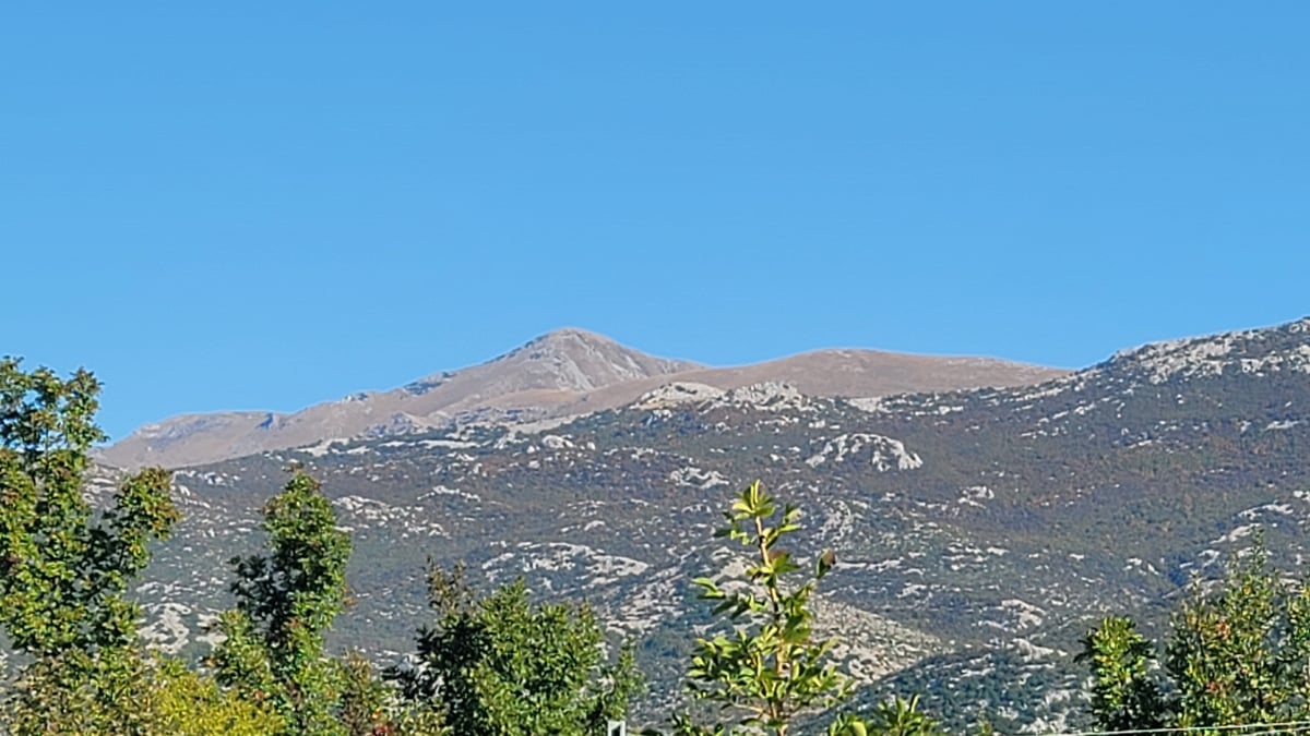 Montagne lontane lungo la strada, Croazia