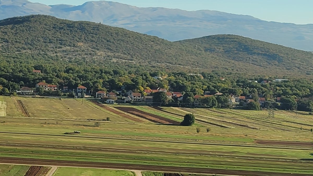 Scenery along the way, Croatia