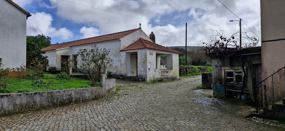 Signs And Churches, Portugal