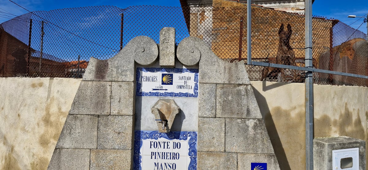 Fountain And Distances, Portugal