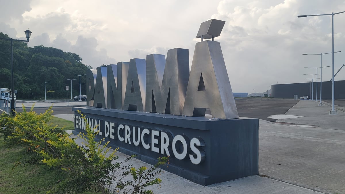 离开巴拿马城, Panama