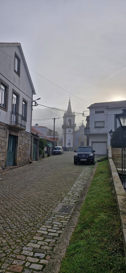Misty And Cold Start, Portugal