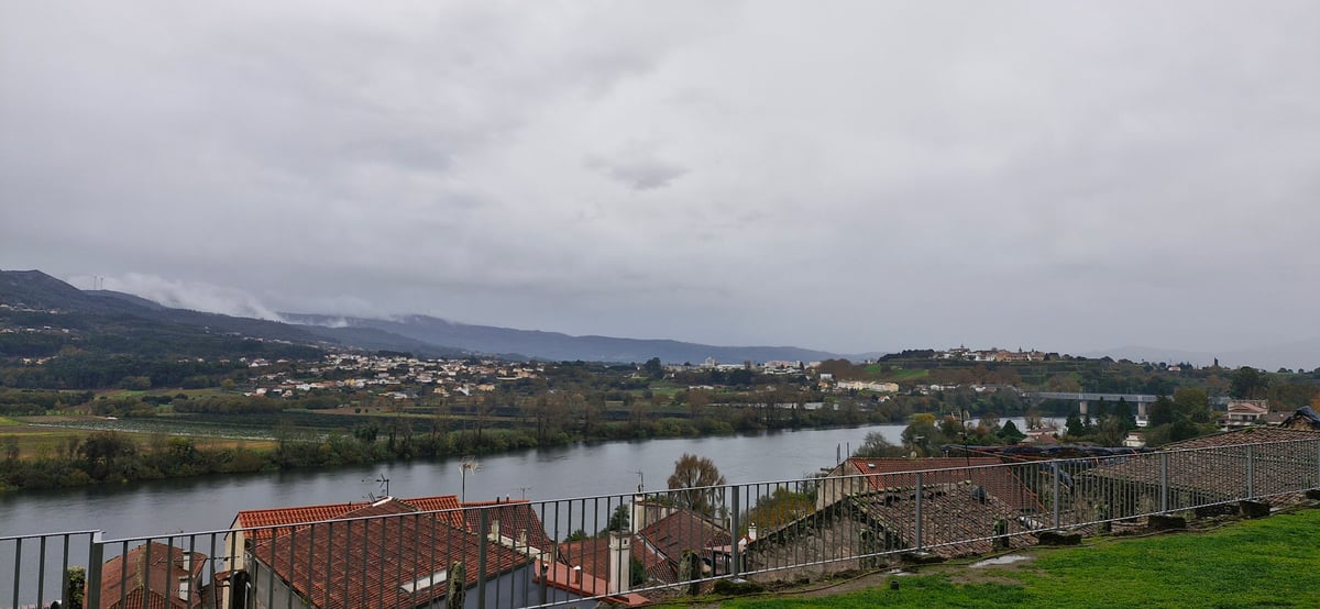 Views And Borders, Spain