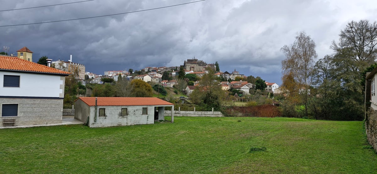 Views And Borders, Spain