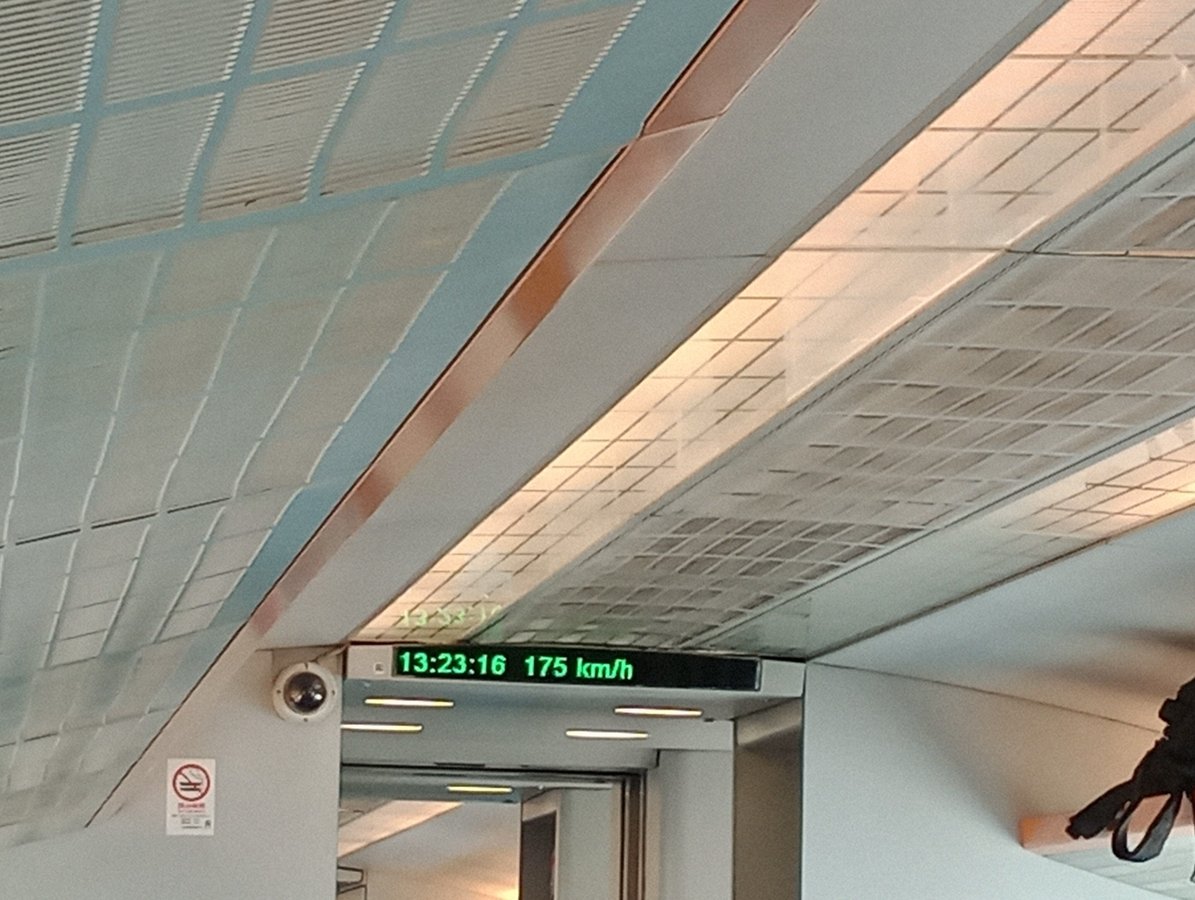 ¡Tren de levitación magnética!, China