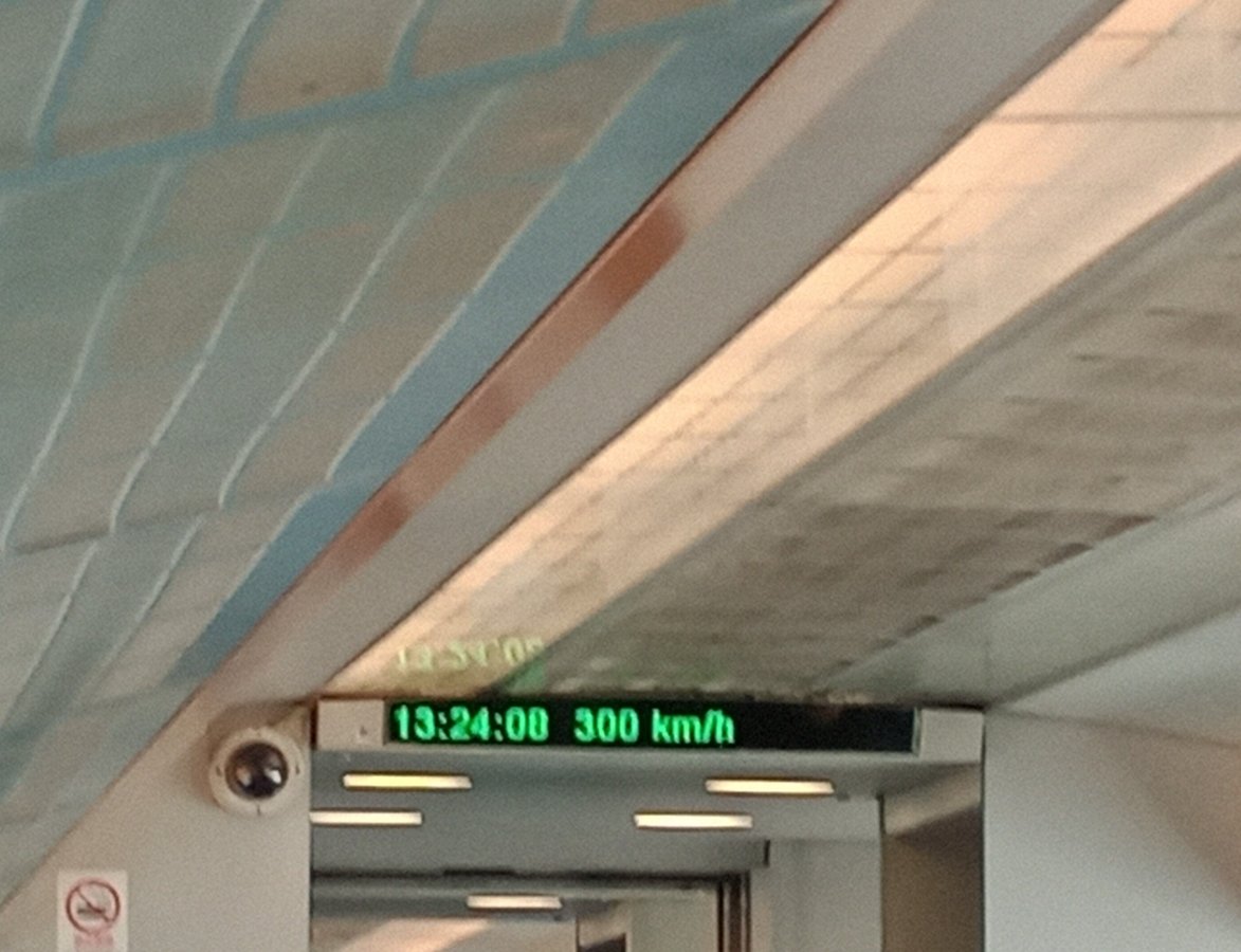 ¡Tren de levitación magnética!, China