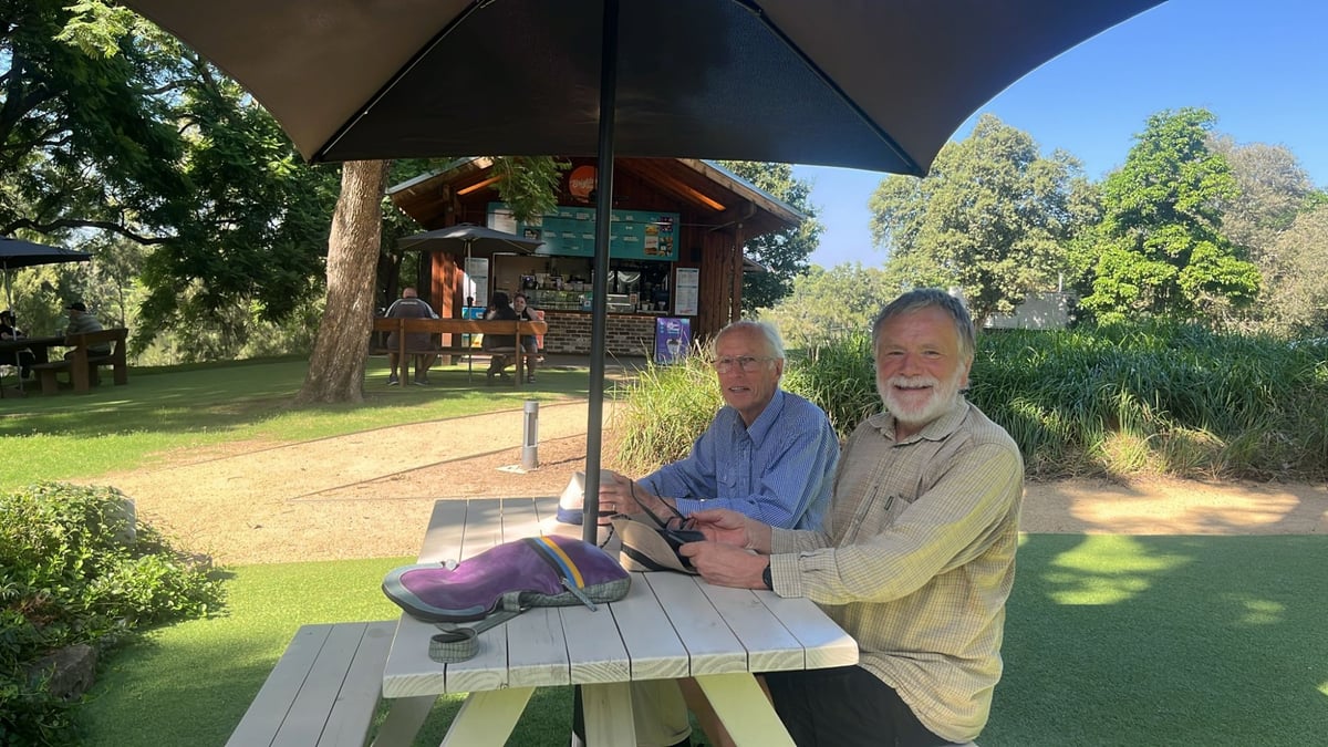Penrith cafe awaiting river trip., Australia