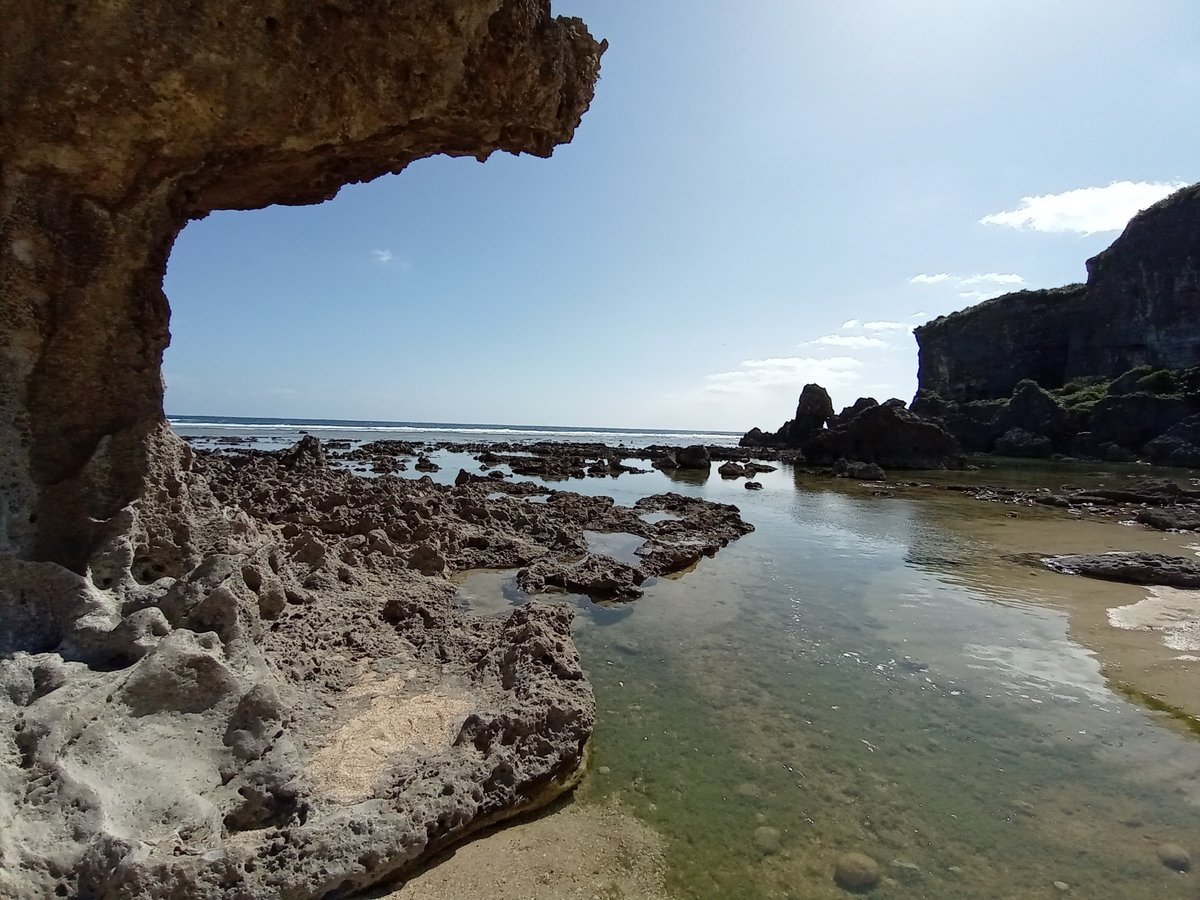 Plage près du monument Kenji, Japon