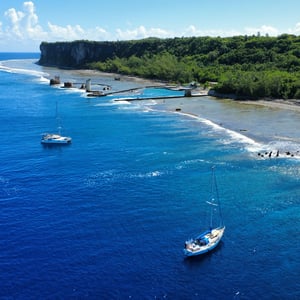Sailing Makatea - Caves & freediving by Adam